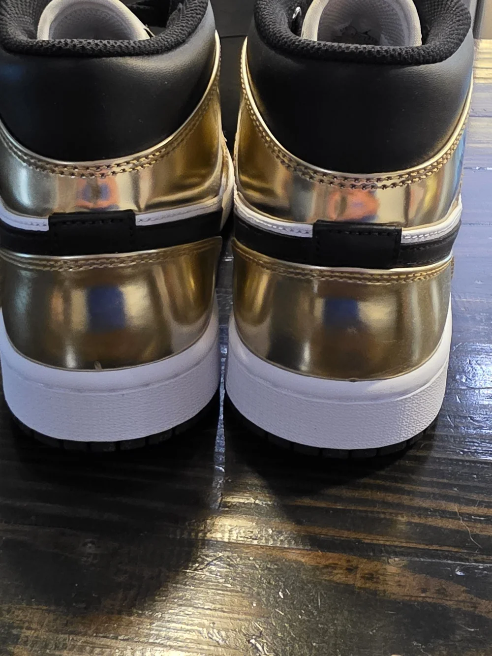 Air Jordan 1 Mid SE 